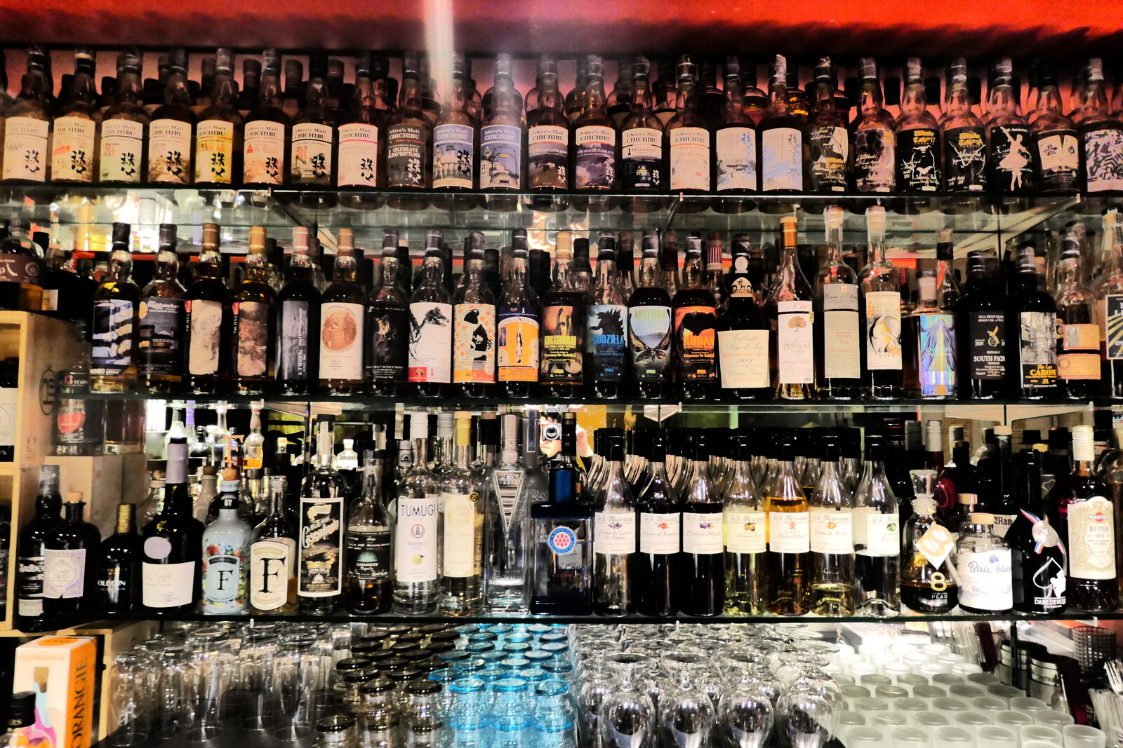Whisky- und Sake-Bar im KABUKI